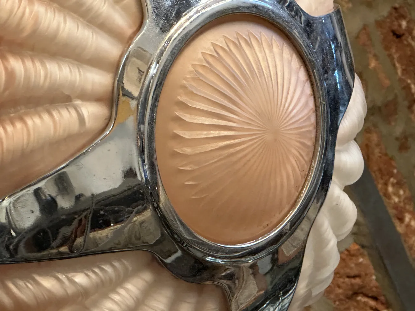 Antike Hängelampe mit dekorativem Design