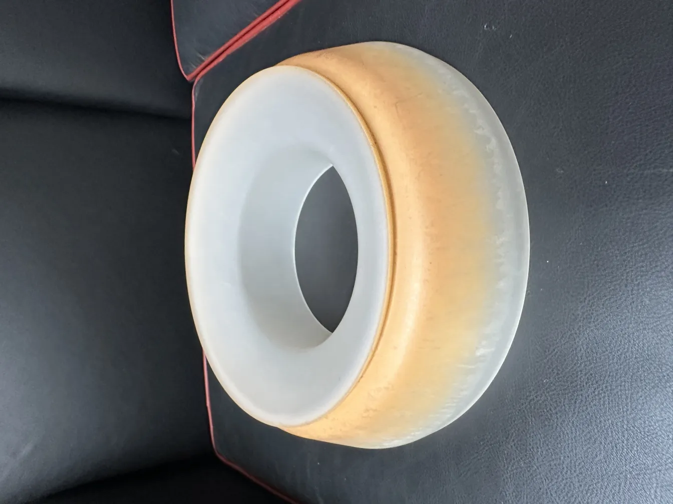 Lâmpada de teto antiga com design redondo elegante