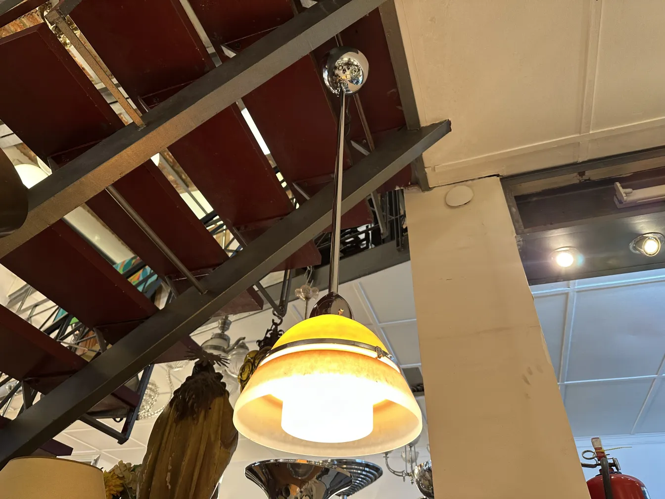 Lâmpada de teto antiga pendurada de tetos modernos