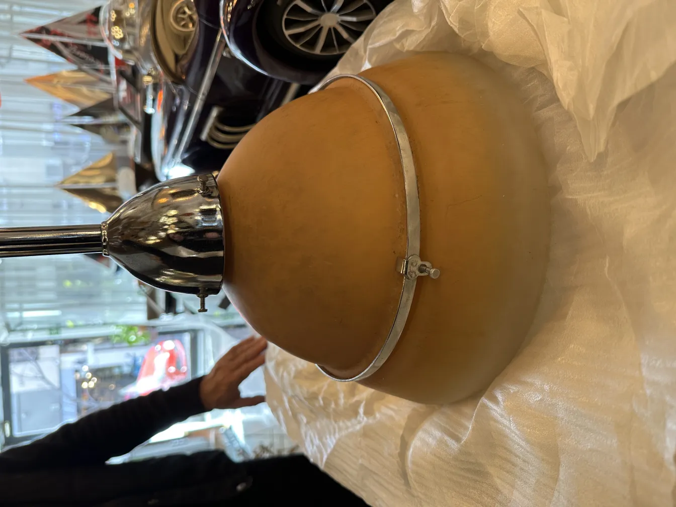 Antique hanging lamp with classic design and metal details