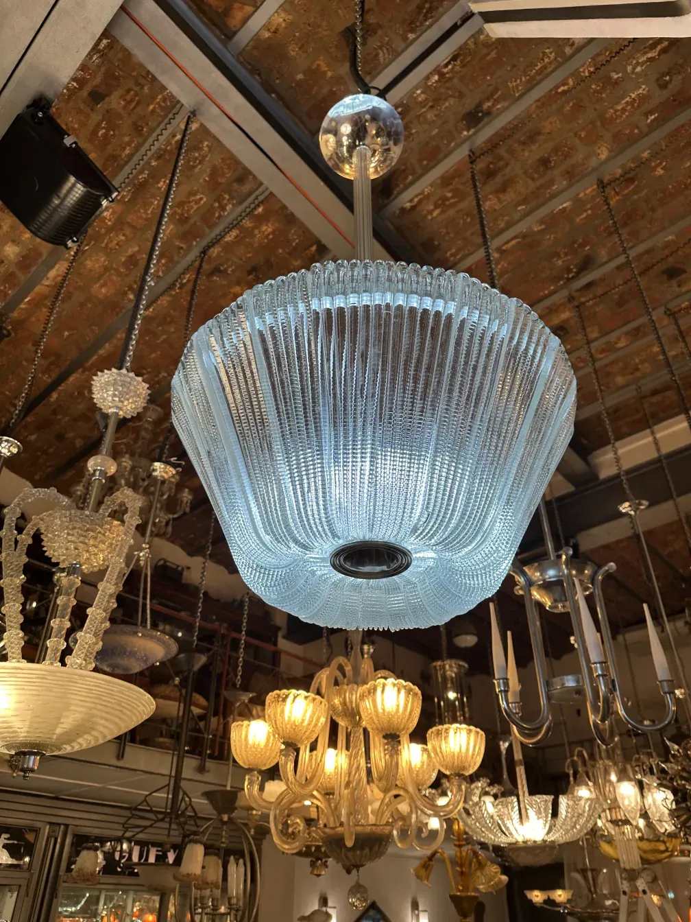 lampada a sospensione antica paolo venini con design elegante e luce morbida