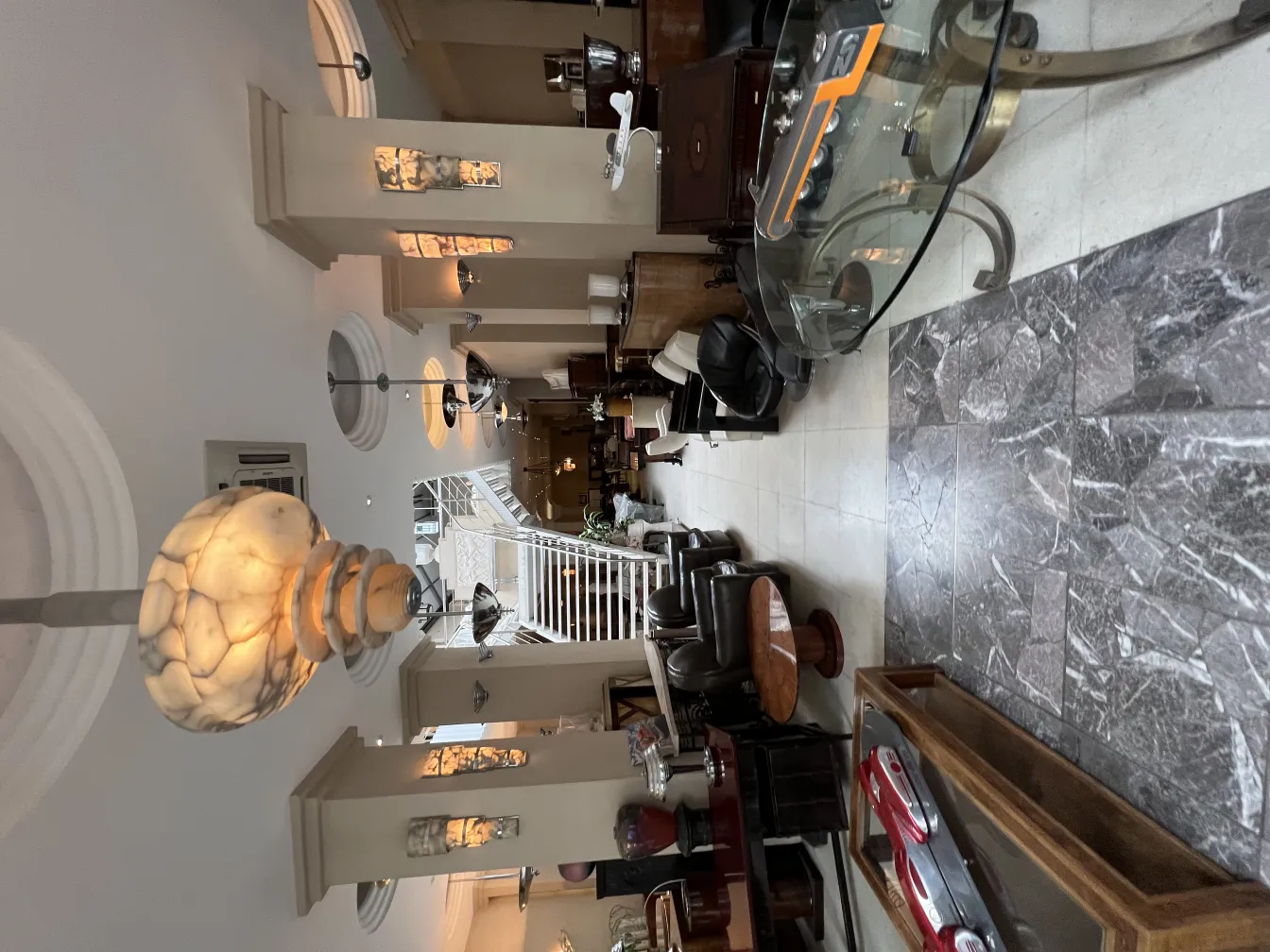 पुरातन-लटकता हुआ दीपक-एक-शानदार-पारिस्थितिकी