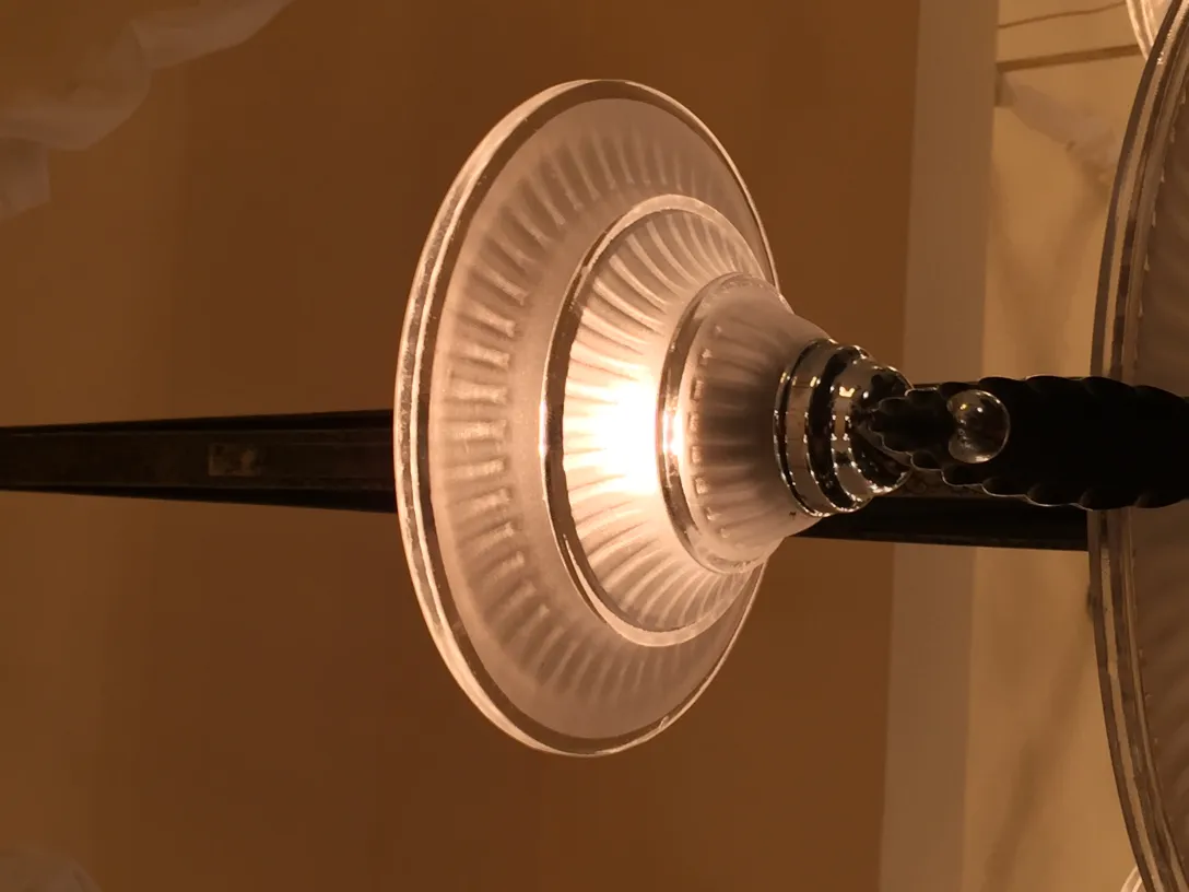 Lustre antique avec un design classique et élégant