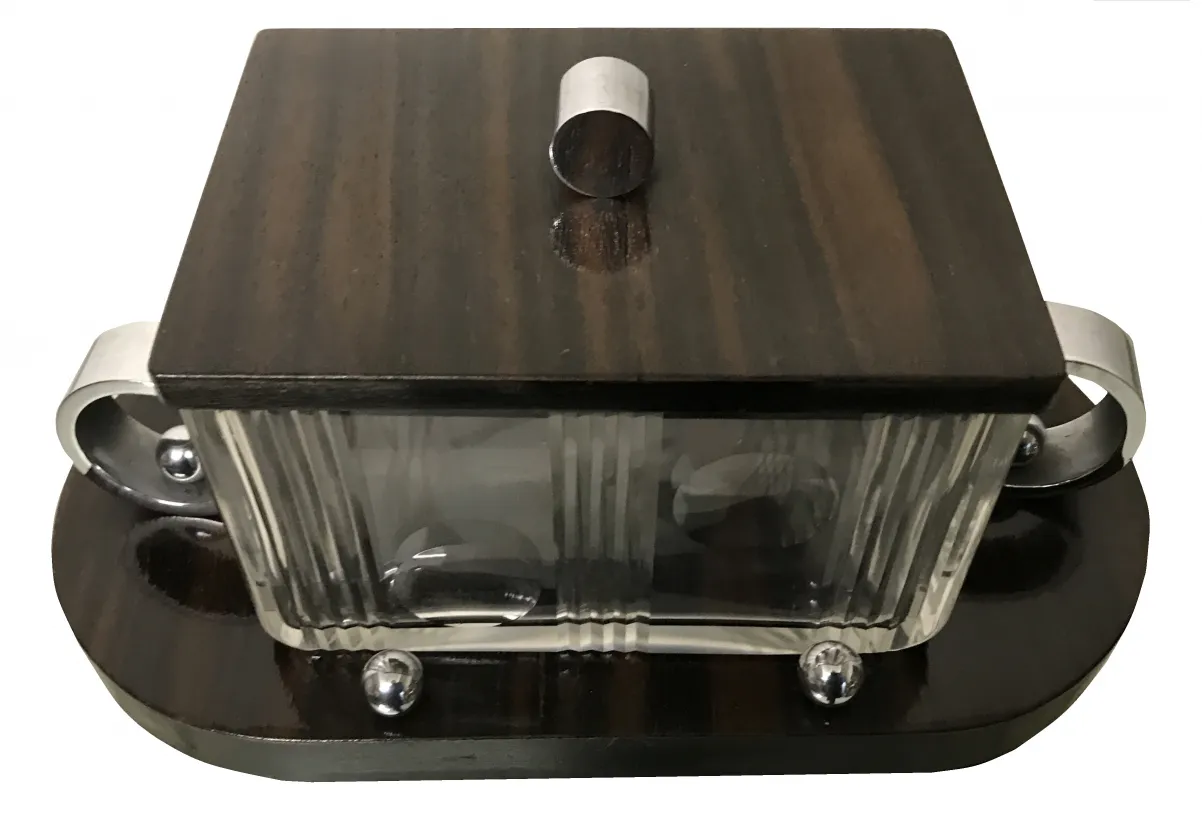 caja antigua decorativa con tapa de cristal y detalles en plata