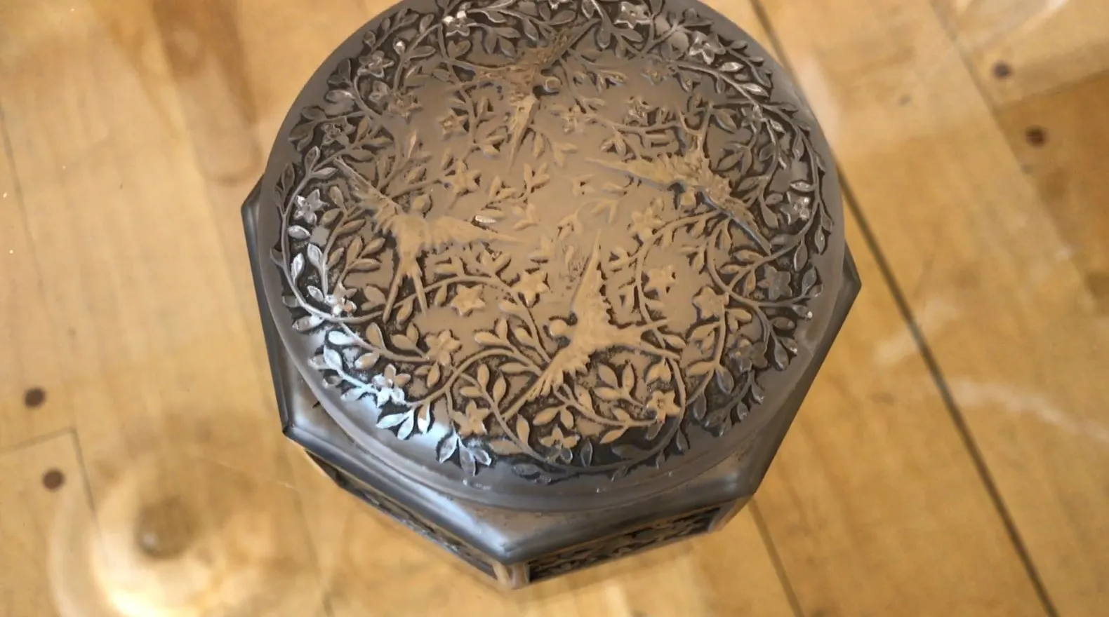 antique octagonal box with leaf and bird decoration