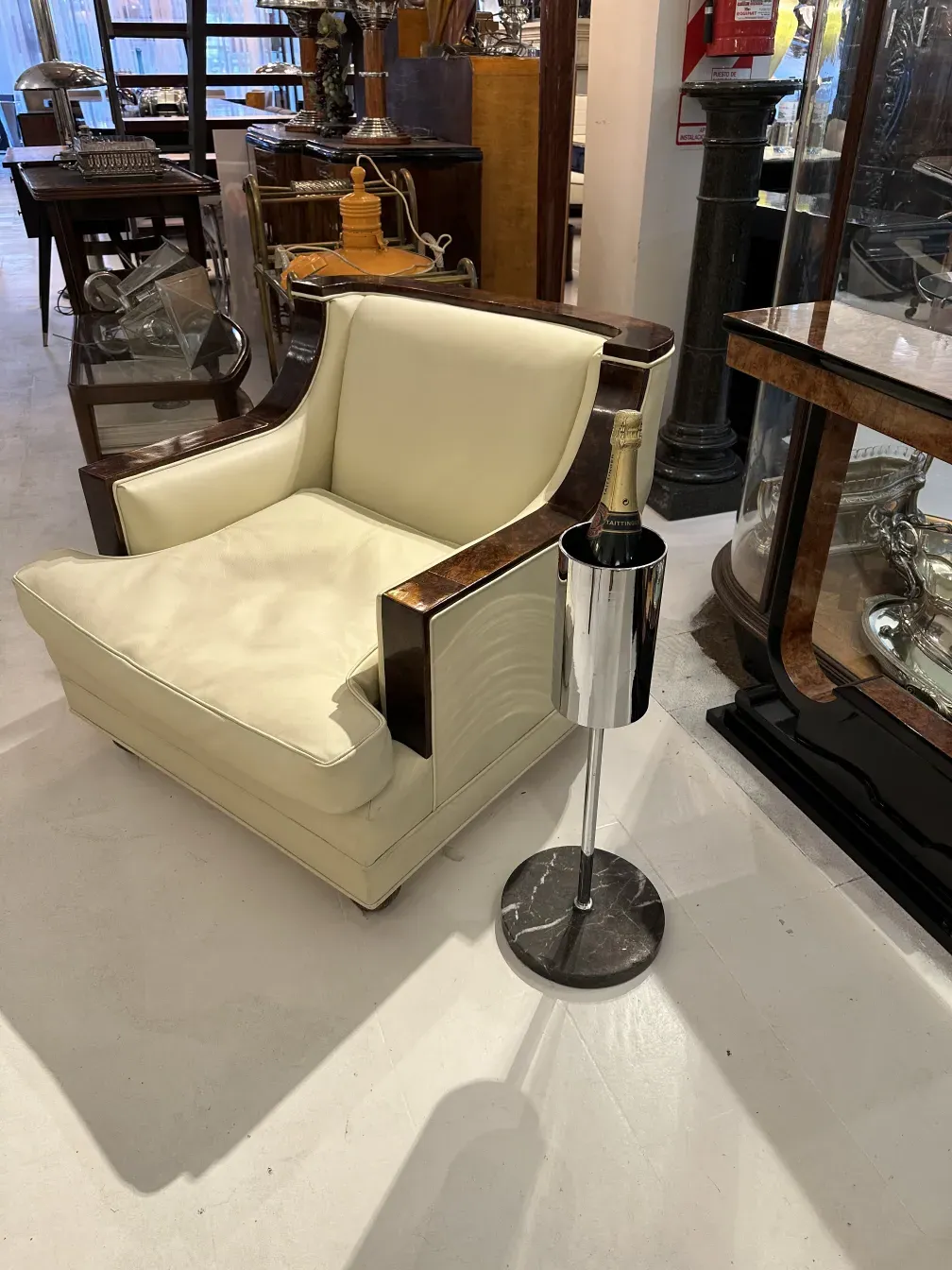 refroidisseur a champagne ancien avec finition metallique brillante