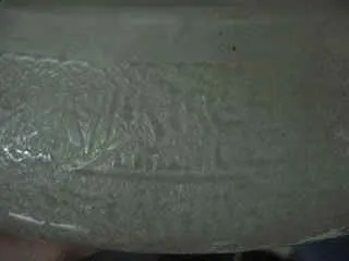 مصباح أرضي قديم مع تفاصيل زخرفية