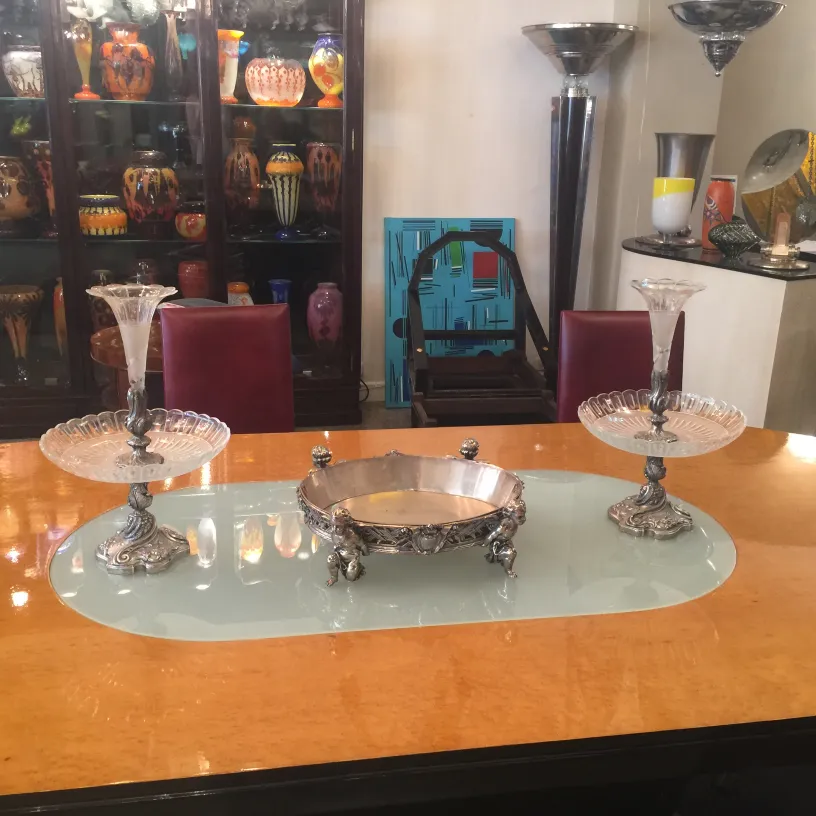 lampadaires anciens décoratifs dans un cadre élégant