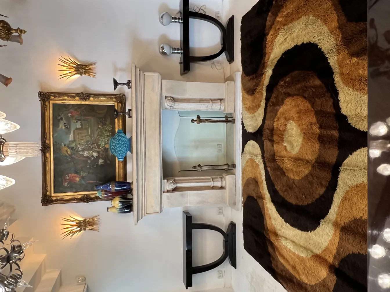 tapis ancien avec motifs circulaires dans des tons terre