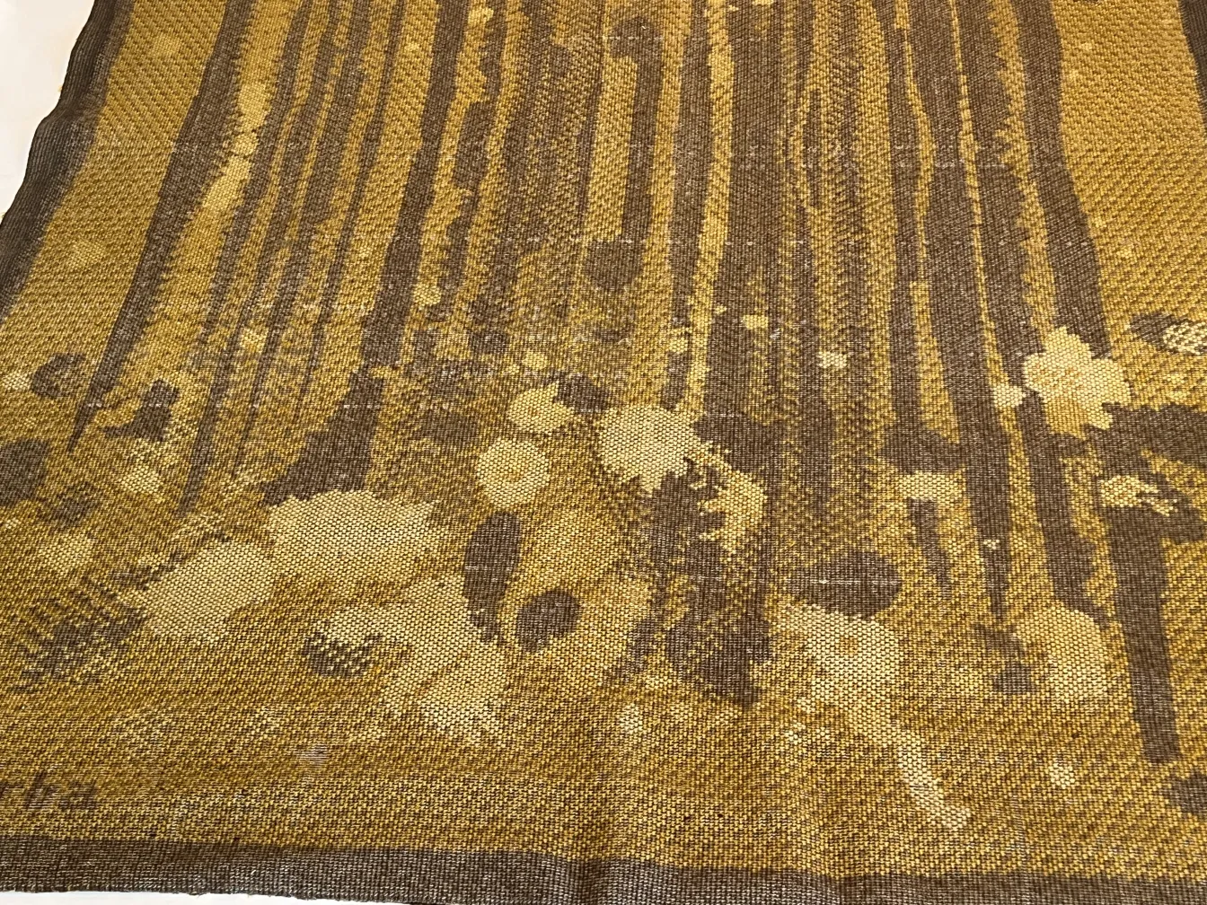 古いカーペットの茶色い自然のデザイン