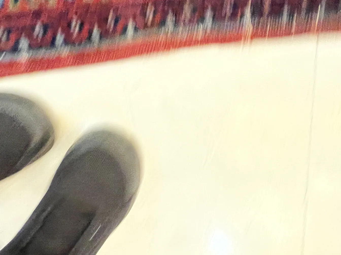 고대 양탄자의 아름답고 컬러풀한 디자인