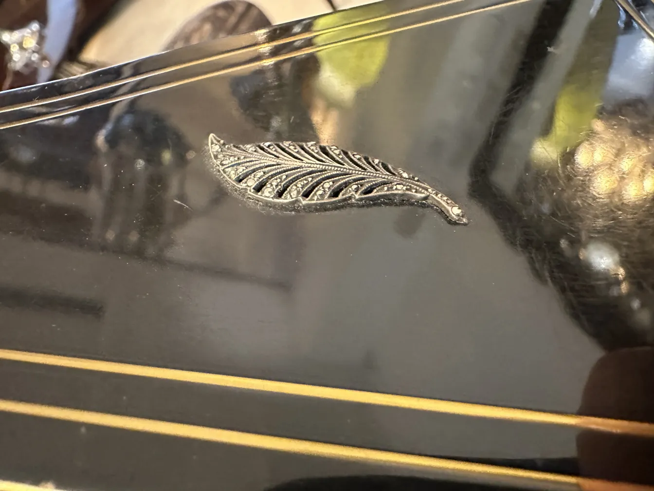 античная сумка с декором в стиле арт-деко