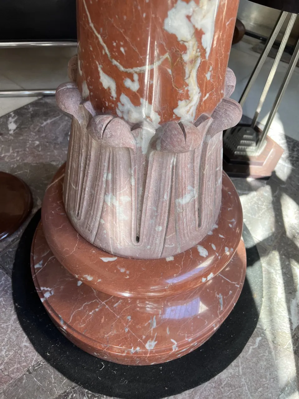 alte dekorative Fontäne mit Art Nouveau-Design