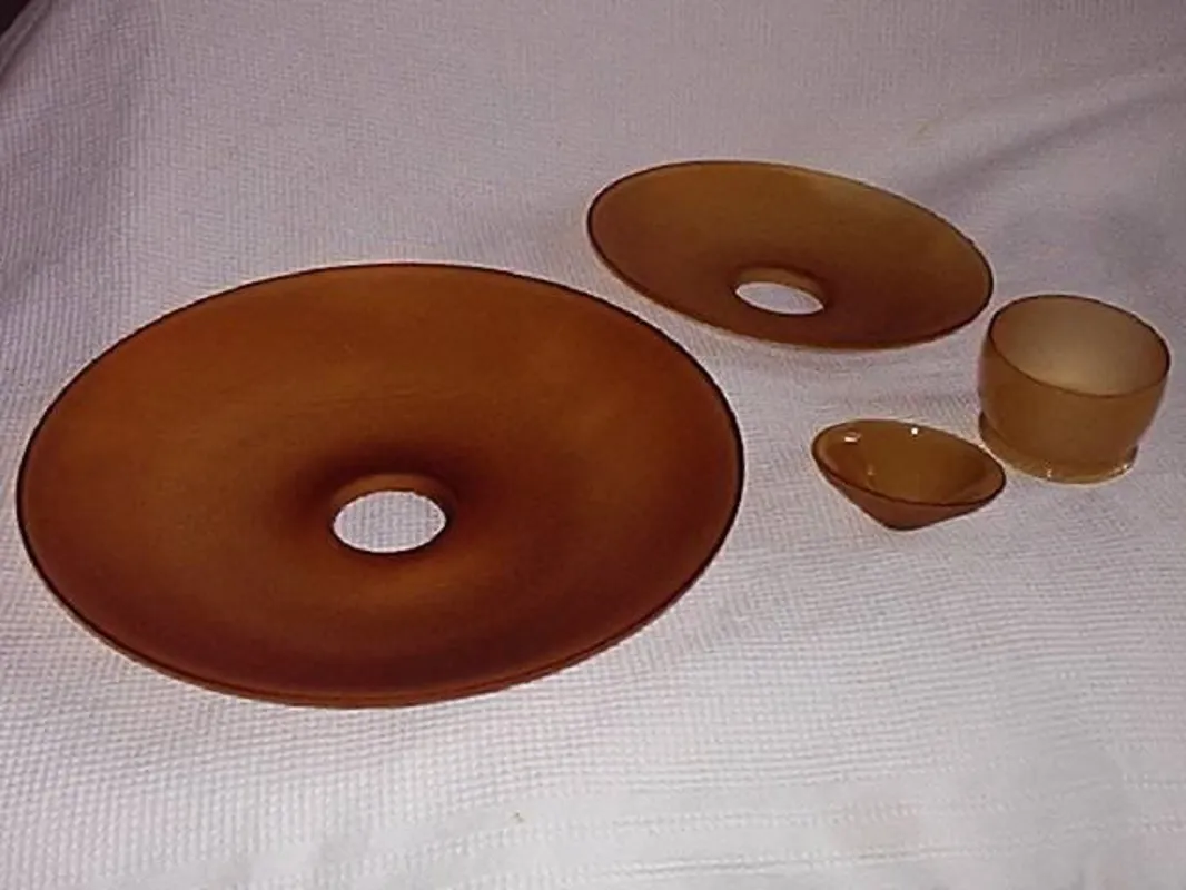 Conjunto de 2 lámparas de techo antiguas, detalle de diseño moderno, ambiente acogedor.