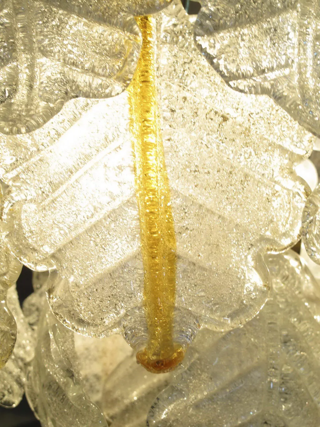 antigas lâmpadas de teto com design transparente e brilhante