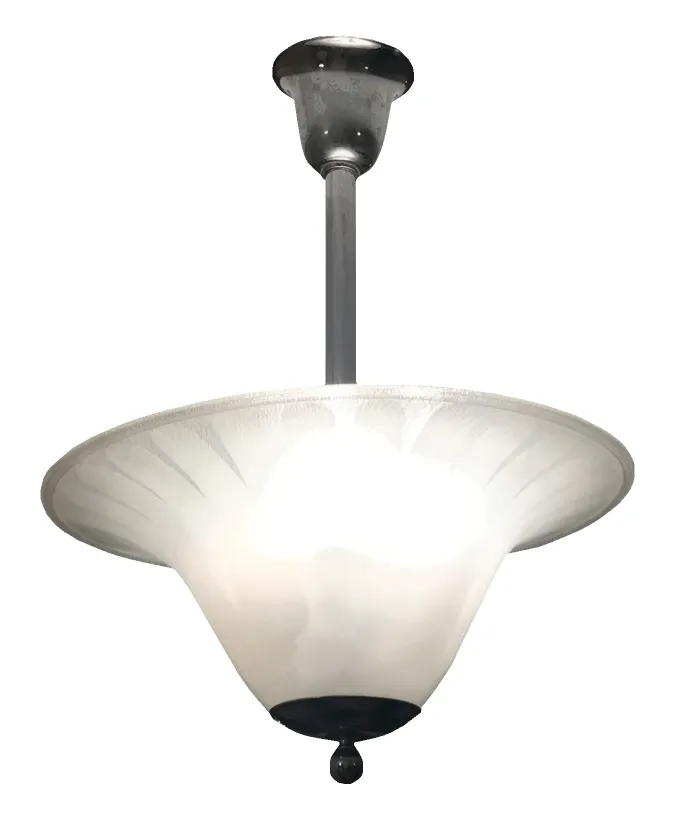 2 lampade a sospensione antiche con forma elegante in un ambiente accogliente