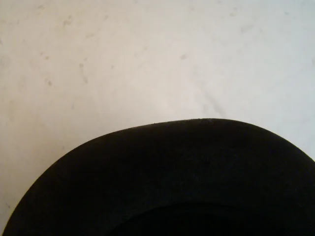 顶部视图的2盞古董吊燈中性色环境。