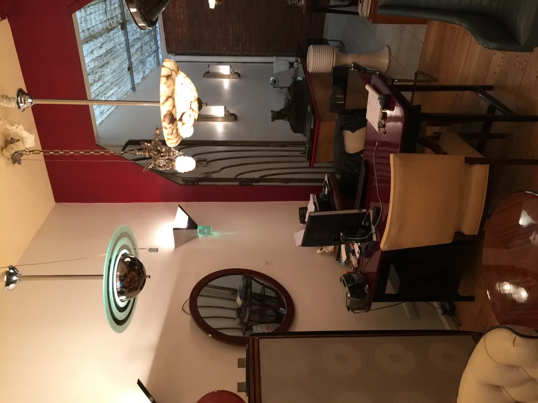 吊り下げランプ2個の古いエレガントな環境装飾的な詳細と魅力的なデザイン。