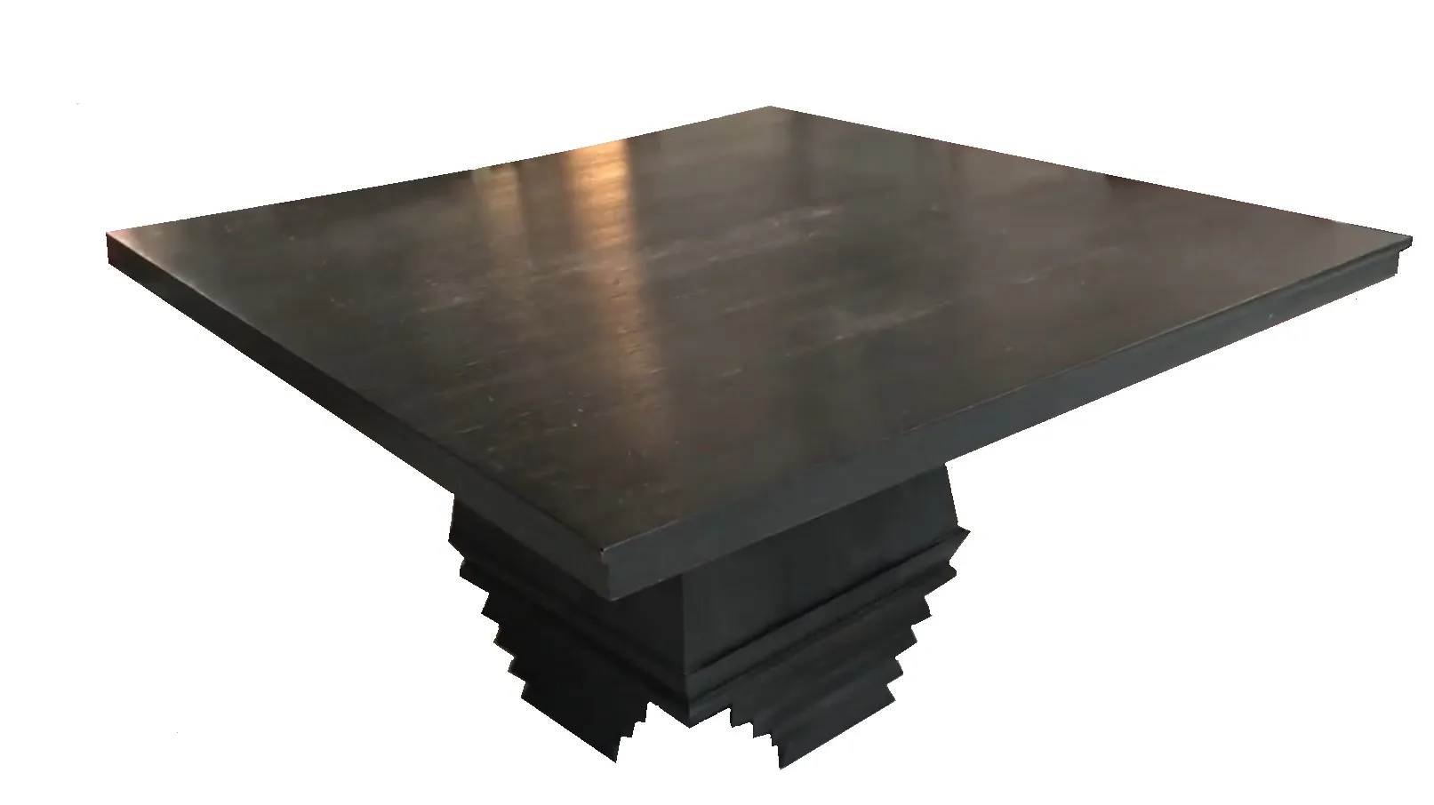 Mesa antigua de comedor para ocho personas con diseño elegante.