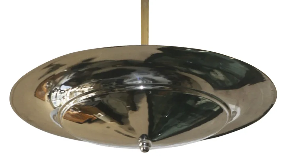 2 lampadas de teto antigas com design clássico