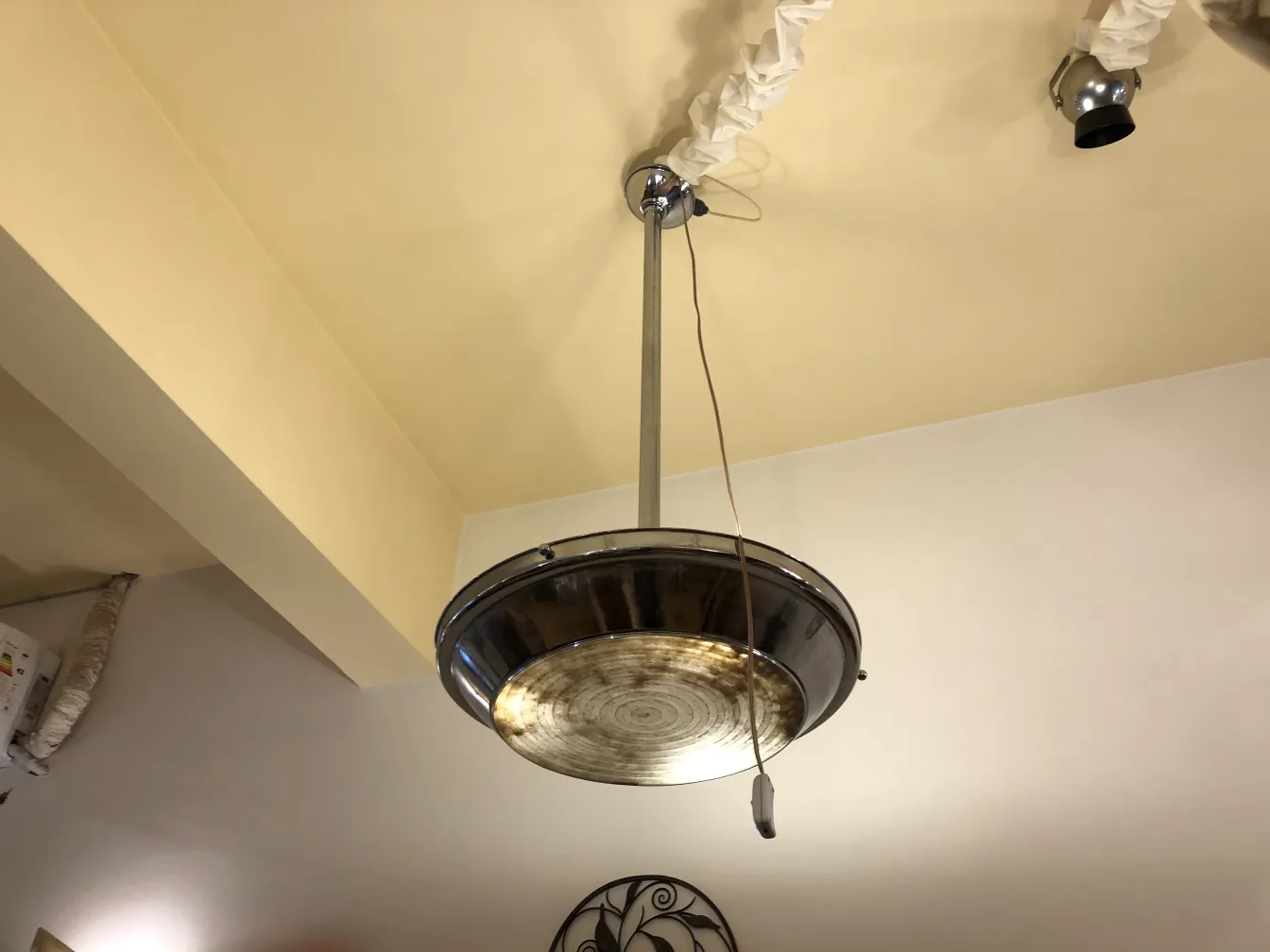 Antike Hängelampe mit rundem Design