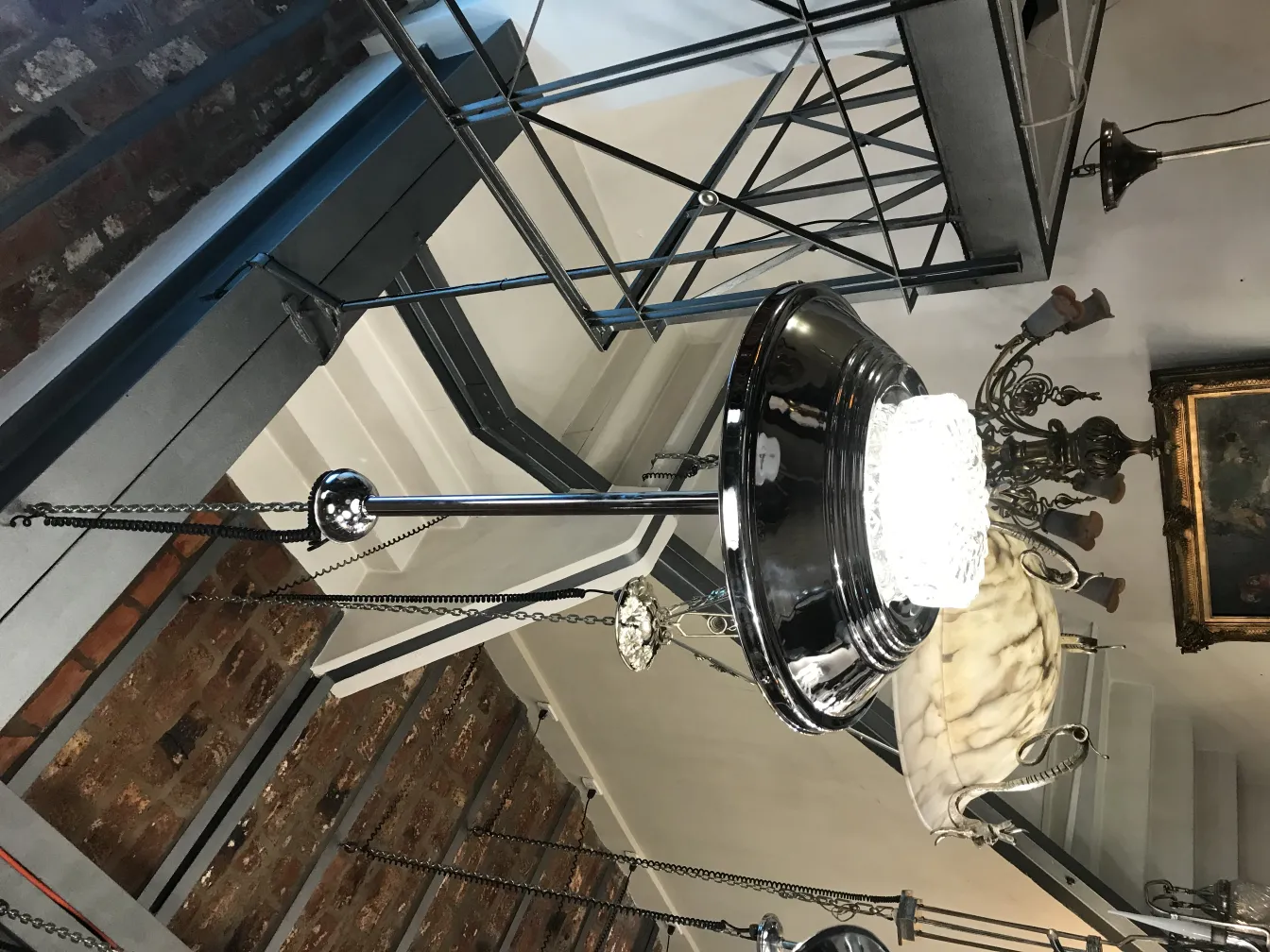 실내에 있는 우아한 디자인의 고전적인 2盞吊燈