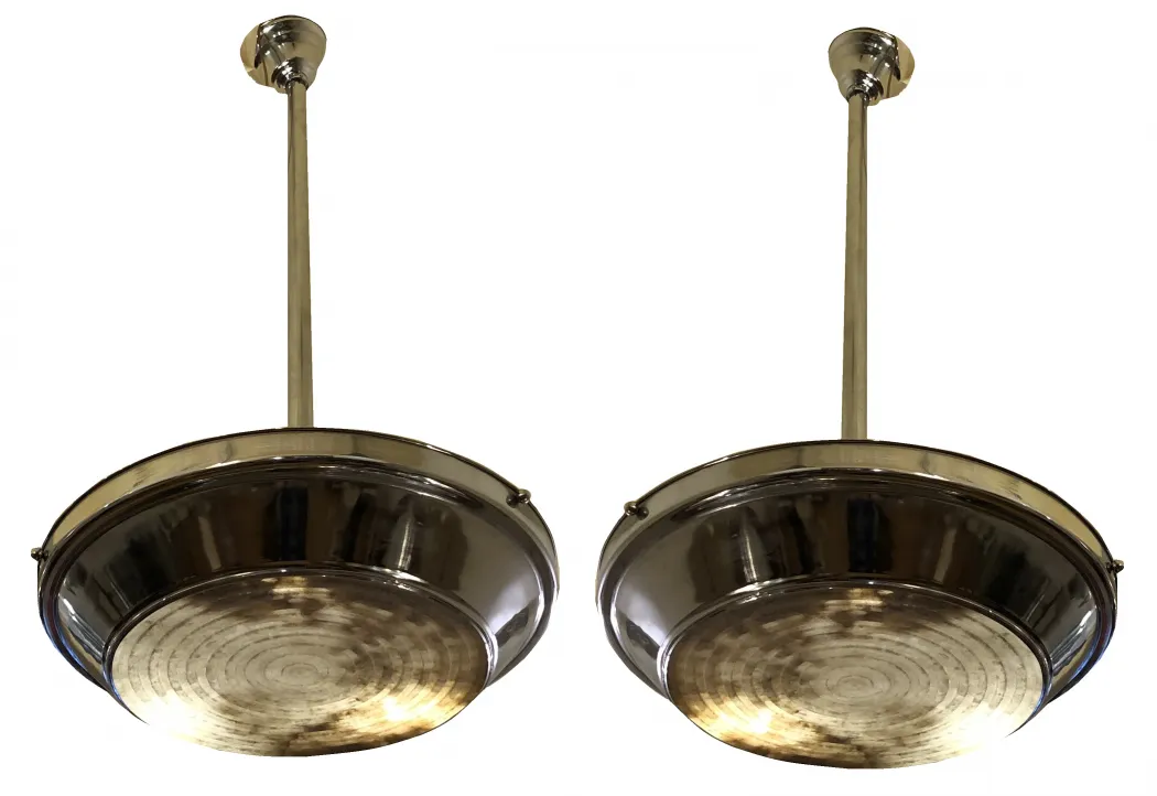 Set of 2 antique hanging lamps with round shape and shiny metal finish