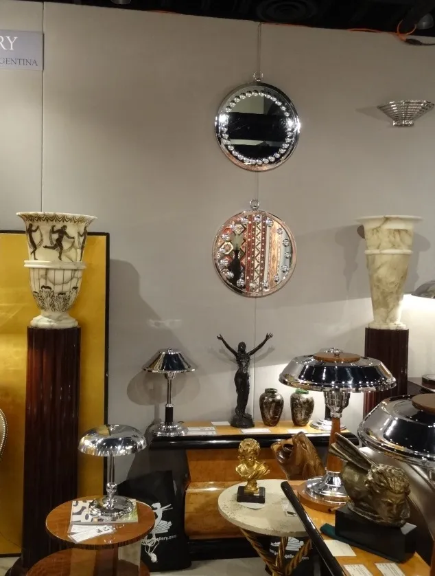 Espejo antiguo decorativo con detalles distintivos