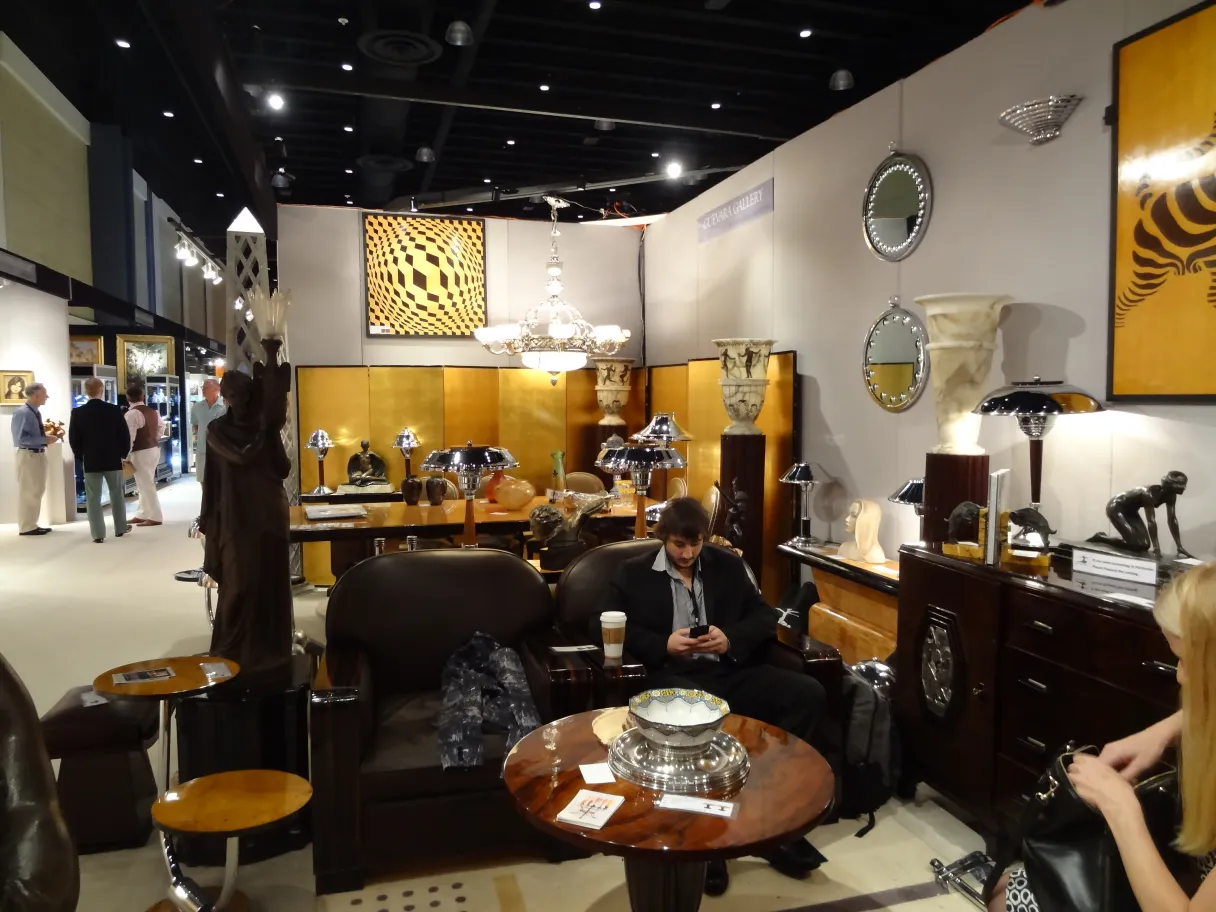 古董镜子，装饰性框架和灯具