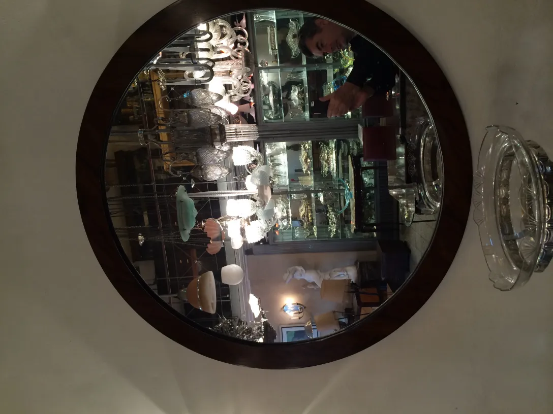 miroir ancien rond avec cadre décoratif