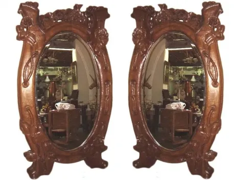 espejo antiguo decorativo con marco ornamentado, ambiente elegante