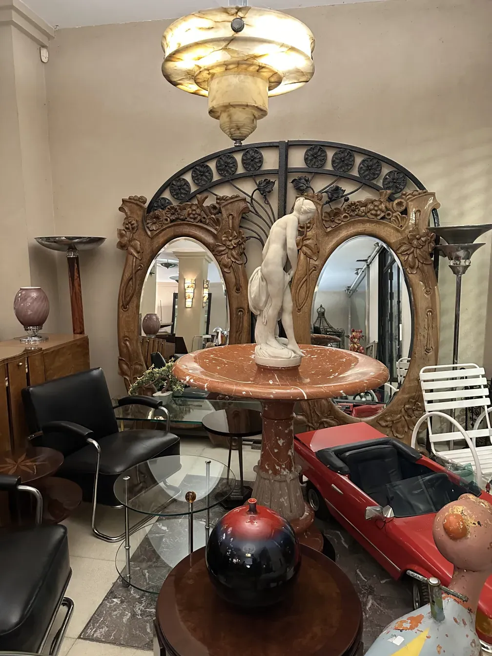 miroir antique décoratif avec cadre art nouveau