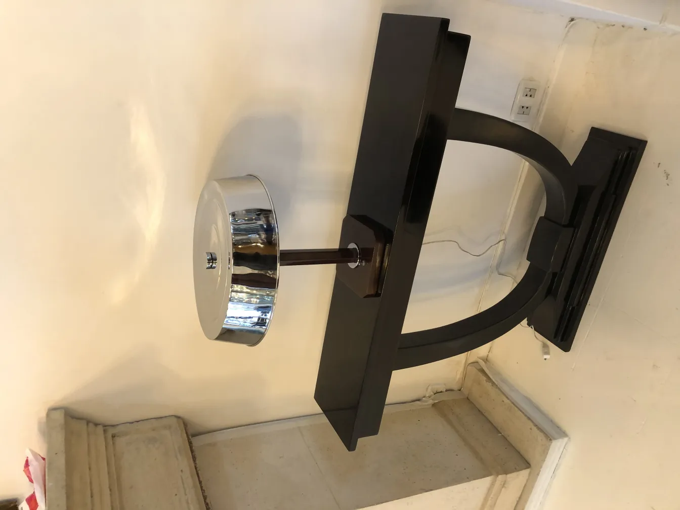 antike tischlampe mit modernem design