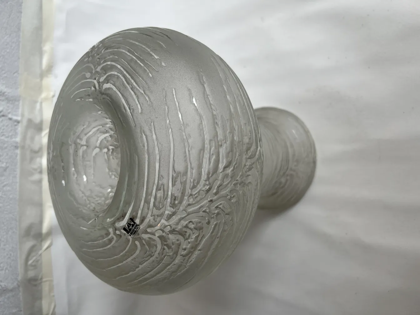 Lampe de bureau antique avec design spécial et relief