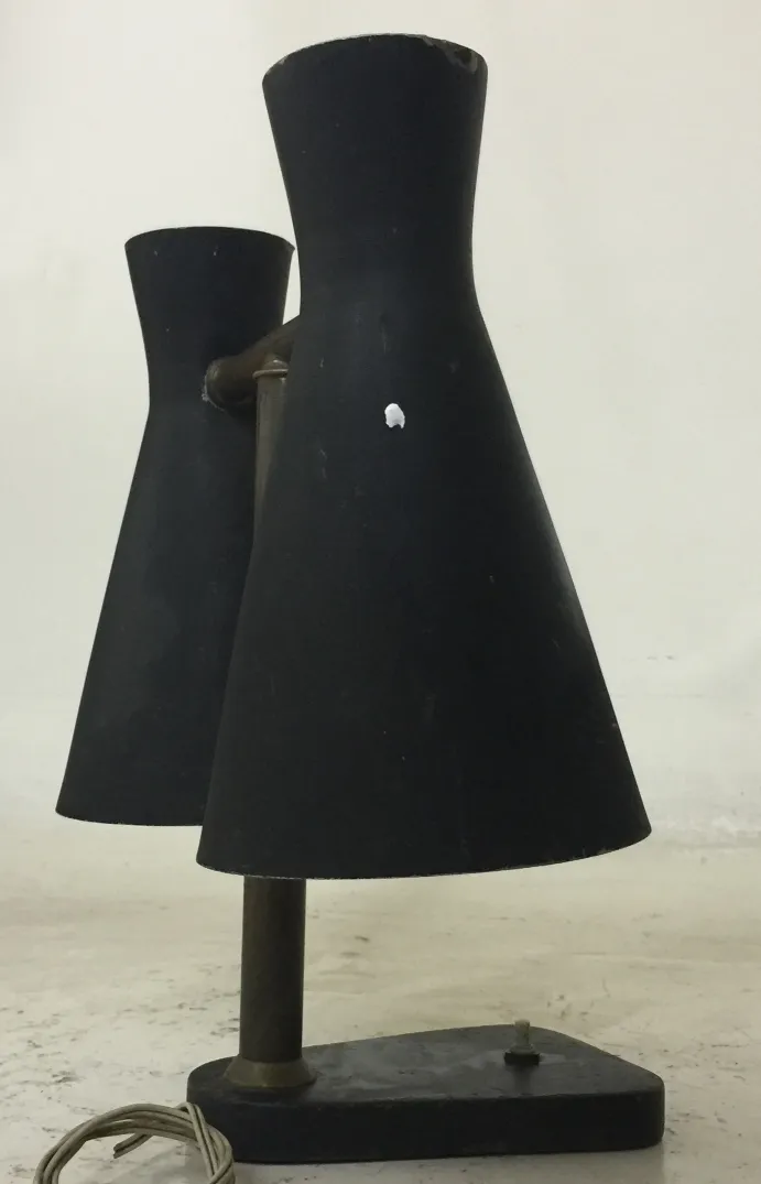 lampada da tavolo antica con due paralumi neri