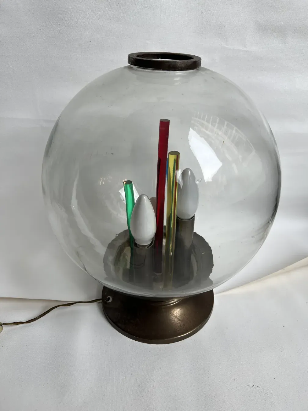 lampe de bureau antique avec un design coloré de carlo scarpa