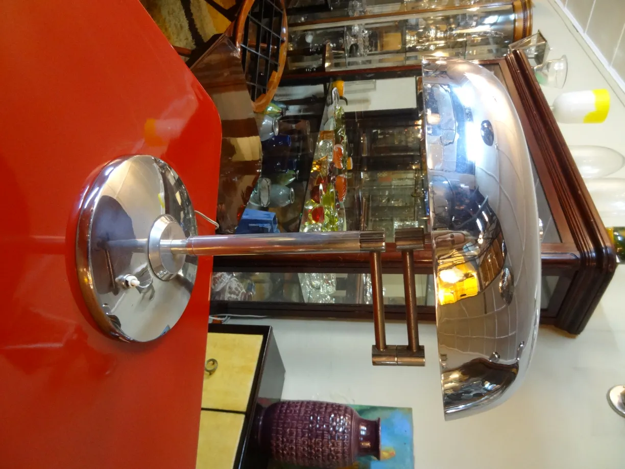 antique table lamp with round base and shade