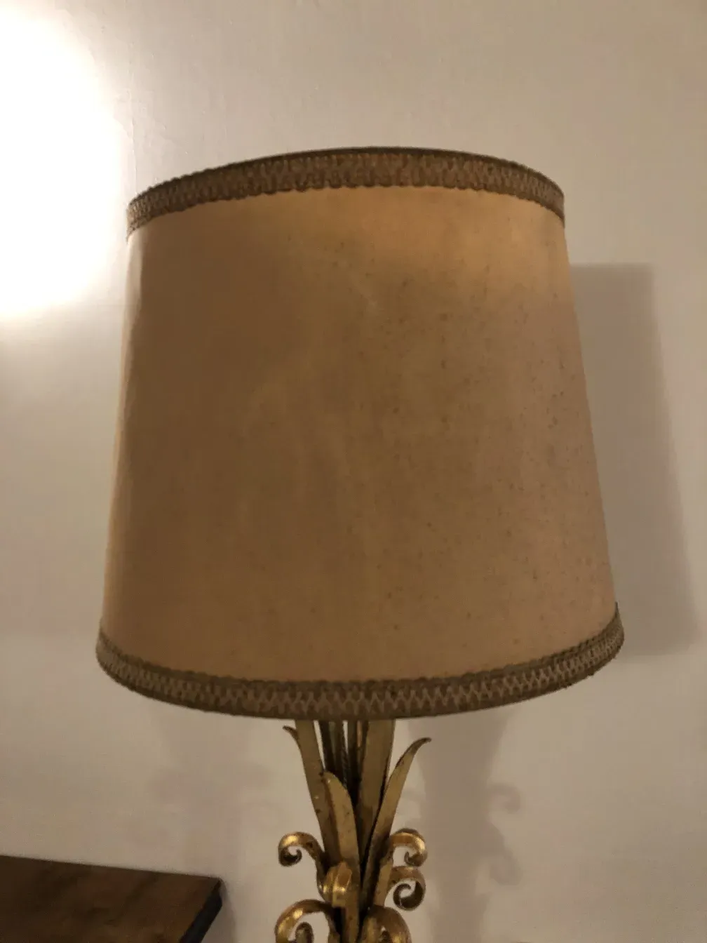 consola decorativa antiga com design elegante