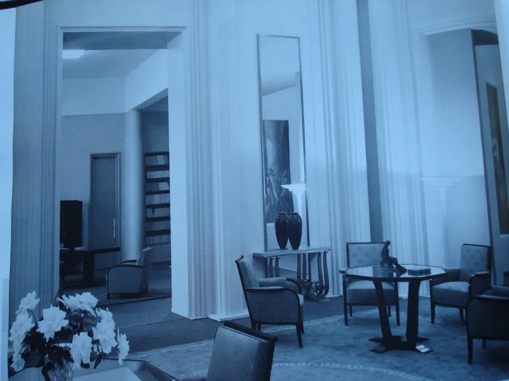 living room view with antique console Montagnac Pierre and vases