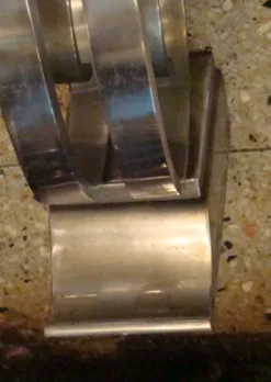 طاولة وحدة التحكم القديمة بأشكال متعرجة Montagnac Pierre