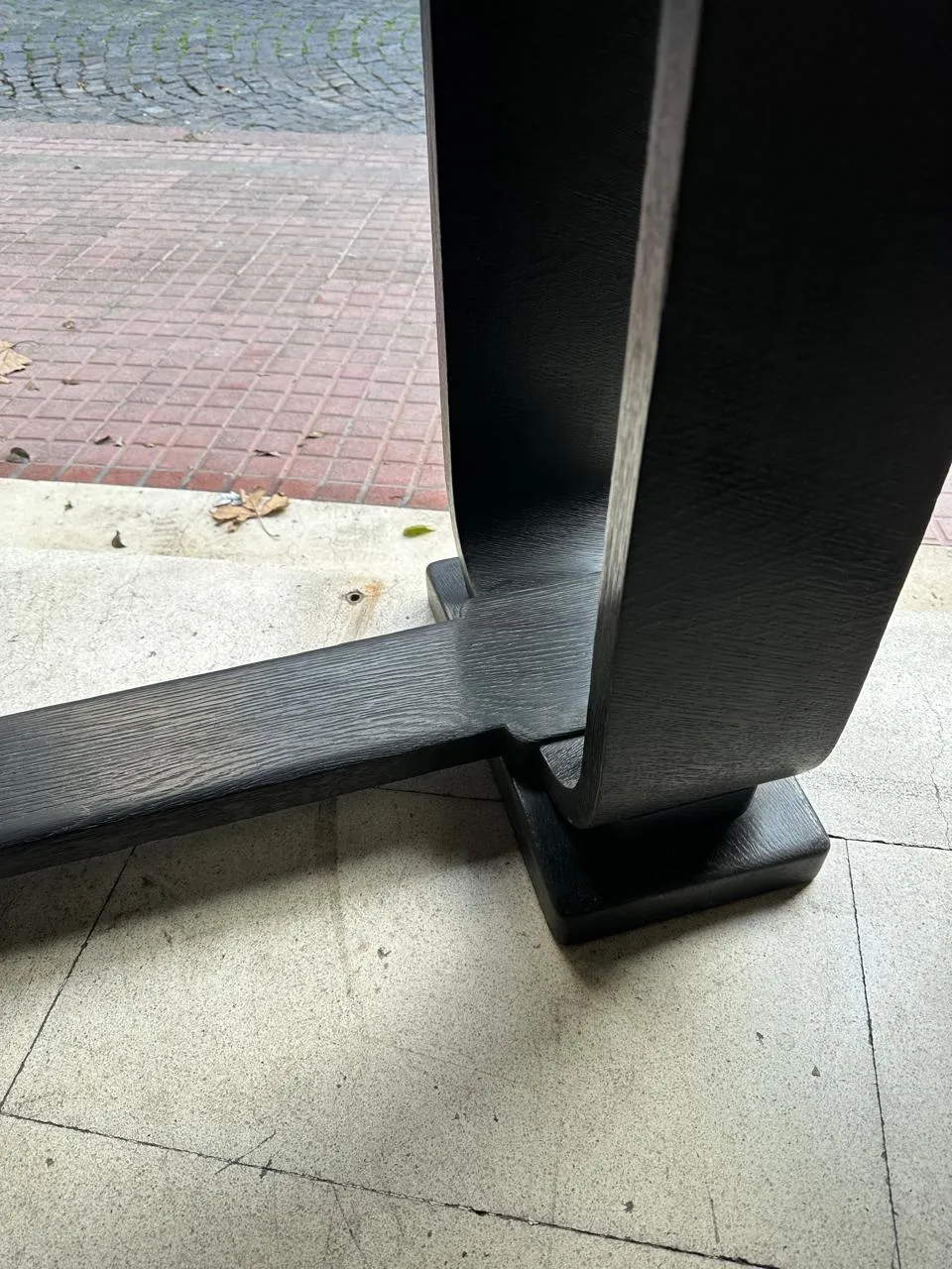 优雅古董控制台桌的外观