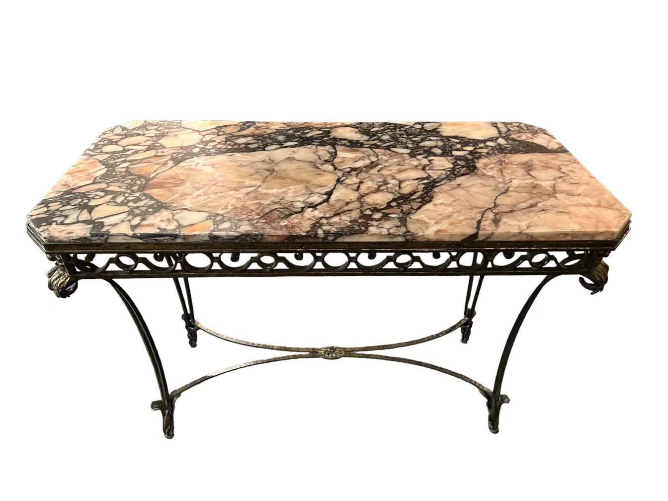 consola antiga decorativa com superfície detalhada