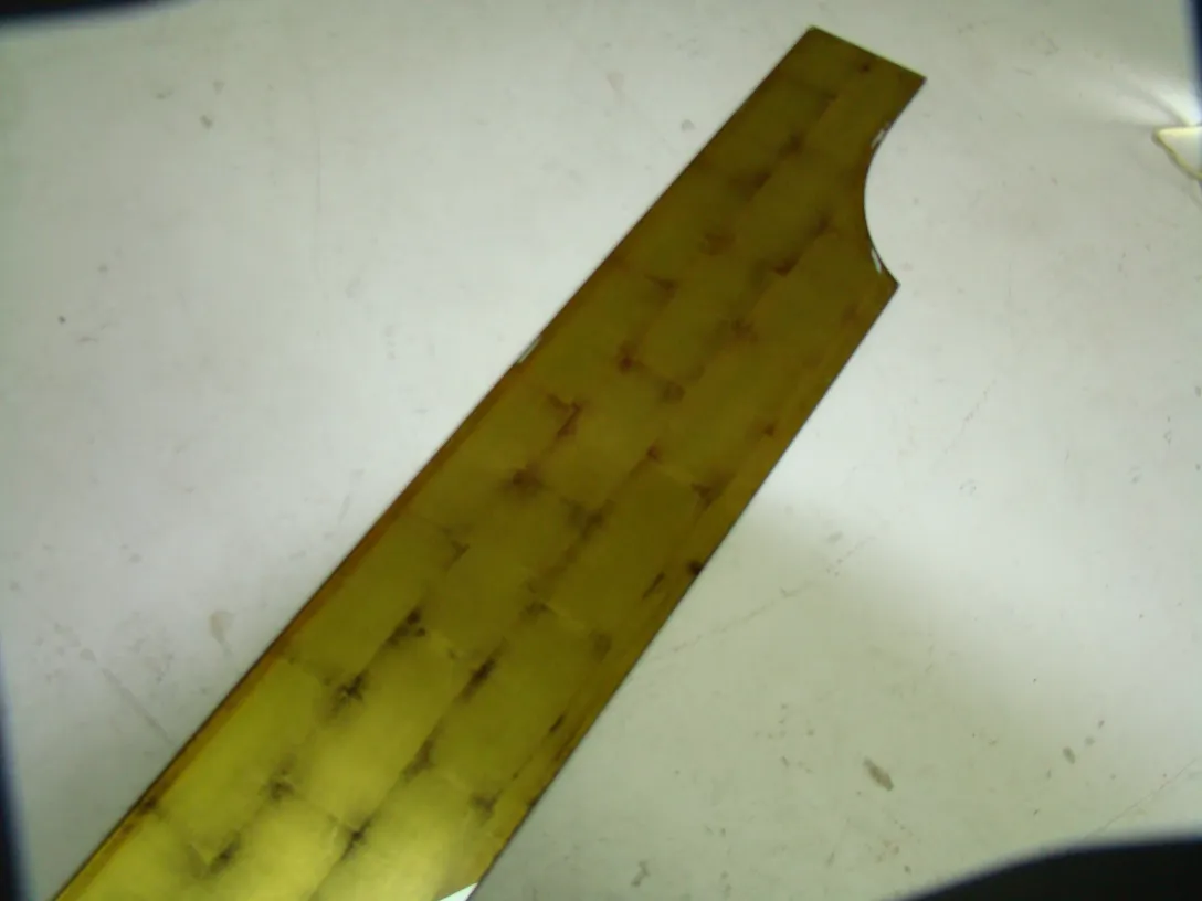 antike dresuar mit elegantem design, goldene farbe