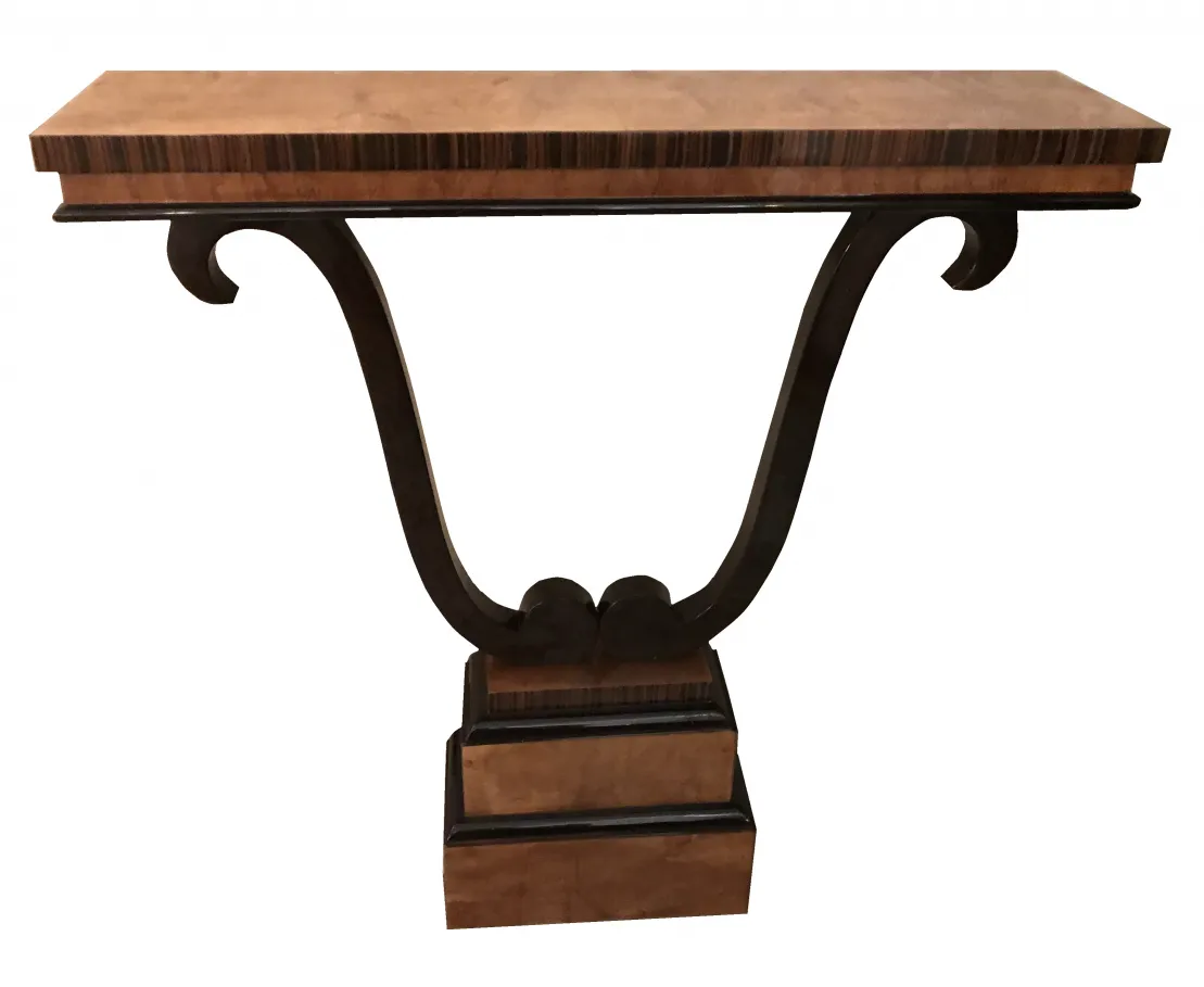 mesa consola antiga com design curvado elegante