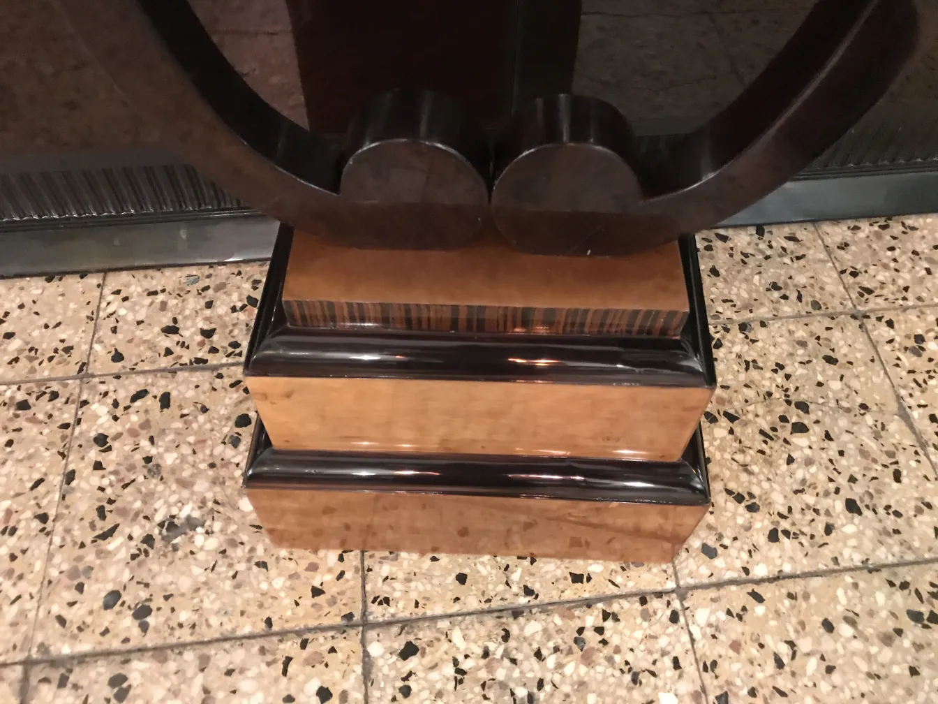 Antique decorative console with block-shaped base