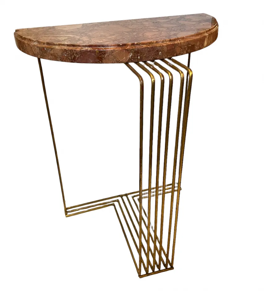 vue latérale de deux dresuars anciens avec un design attrayant et des pieds fins