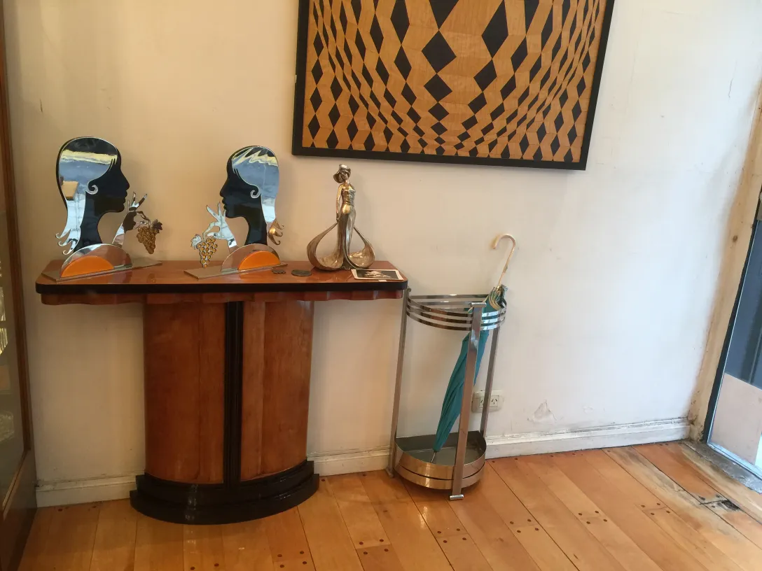 Vintage consoles with elegant decoration and details