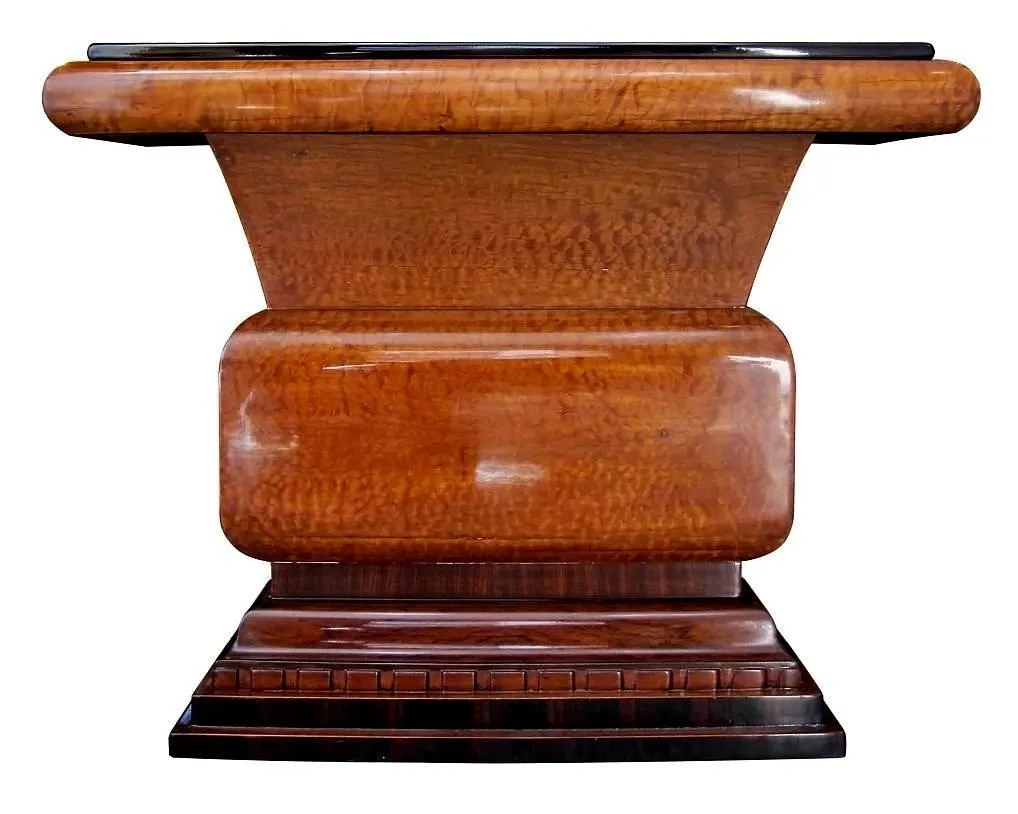 Consolas antiguas elegantes, diseño distintivo y elegante