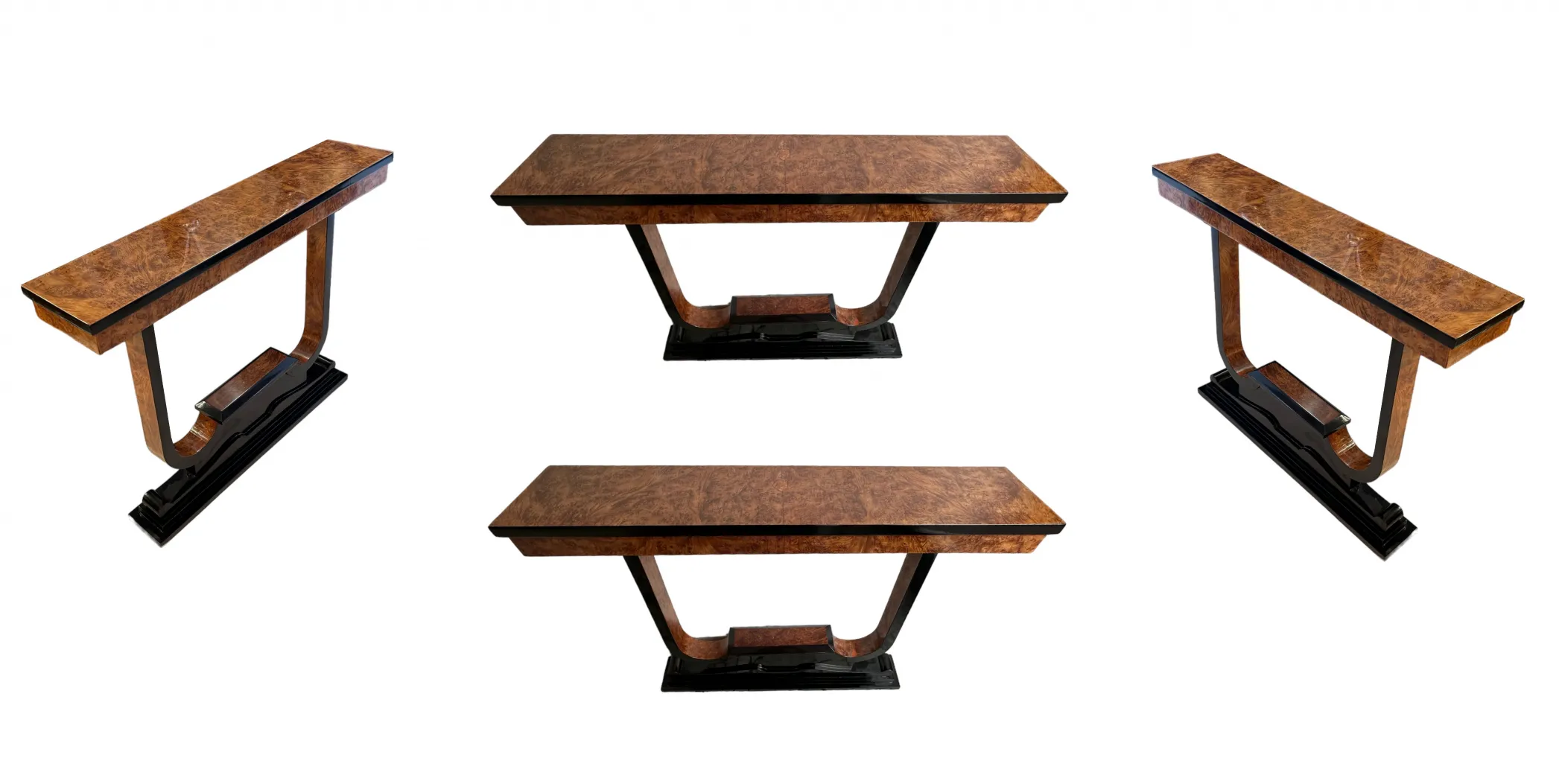 Drei antike Konsolentische mit elegantem Design und sanften Linien in der Umgebung.