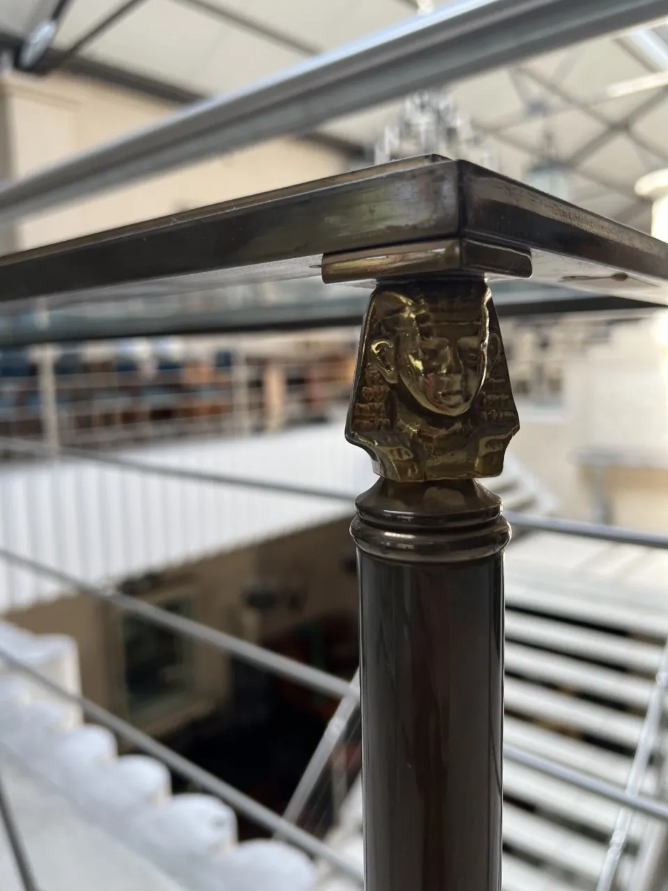 古代のファラオデザインのコンソールテーブル三台